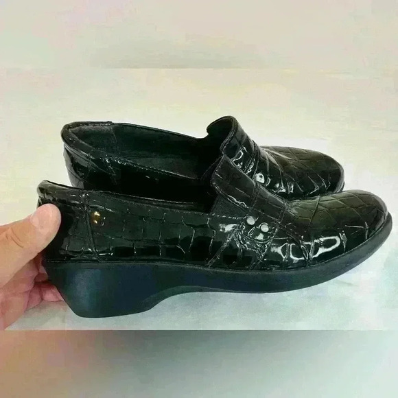 Clarks Collection size 7.5 black patent leather. - Picture 4 of 6